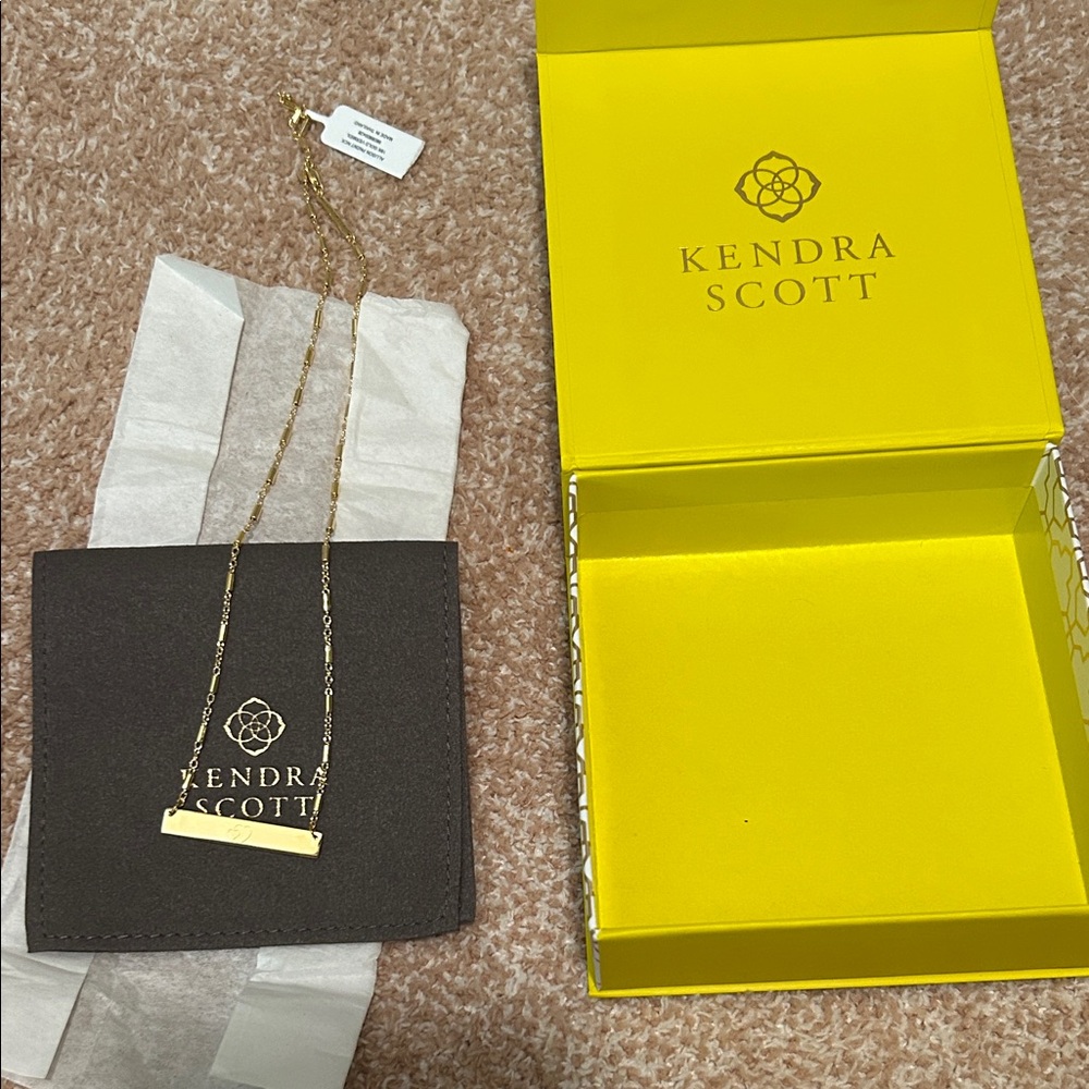 Kendra Scott Allison Pendant Necklace 18 k gold Vermeil